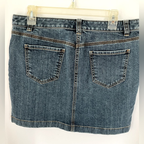 LOFT Women’s Denim Mini Skirt, Size 10P, Blue Denim - Picture 2 of 4